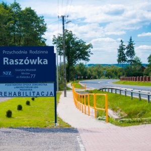 Tablica informacyjna przychodni Raszówka